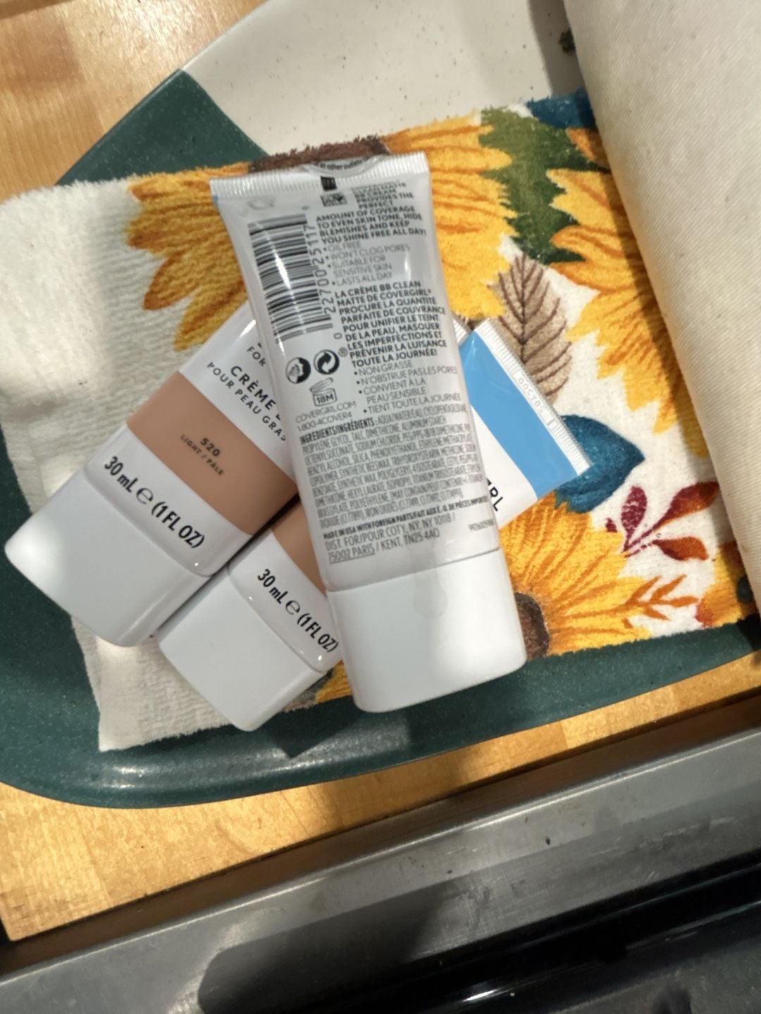 Lot of 3 COVERGIRL Clean Matte BB Cream for Oily Skin (Shades 510 and 520) 3