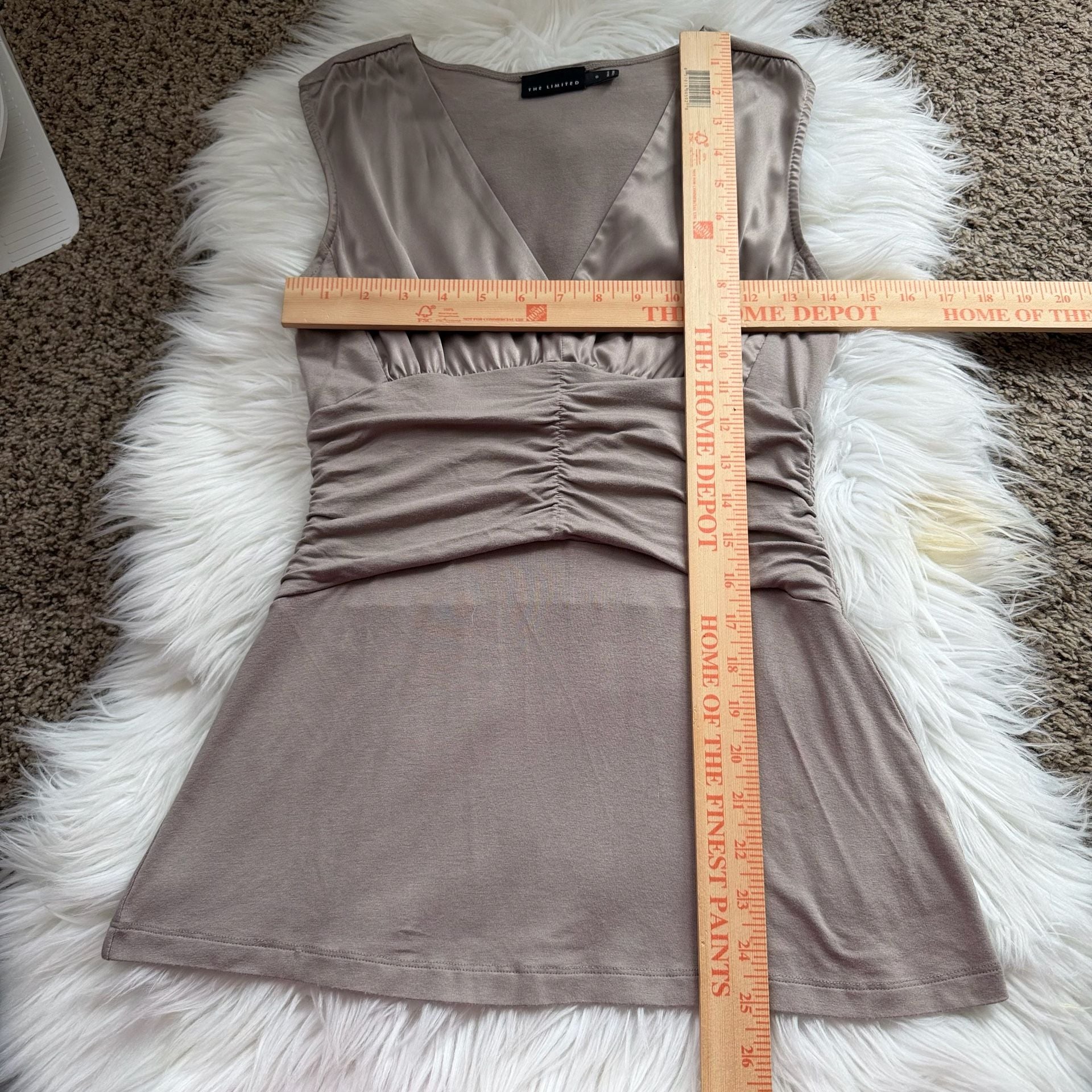 Y2K The Limited Sleeveless V-Neck Ruched Bodice Slinky Tank Top 9