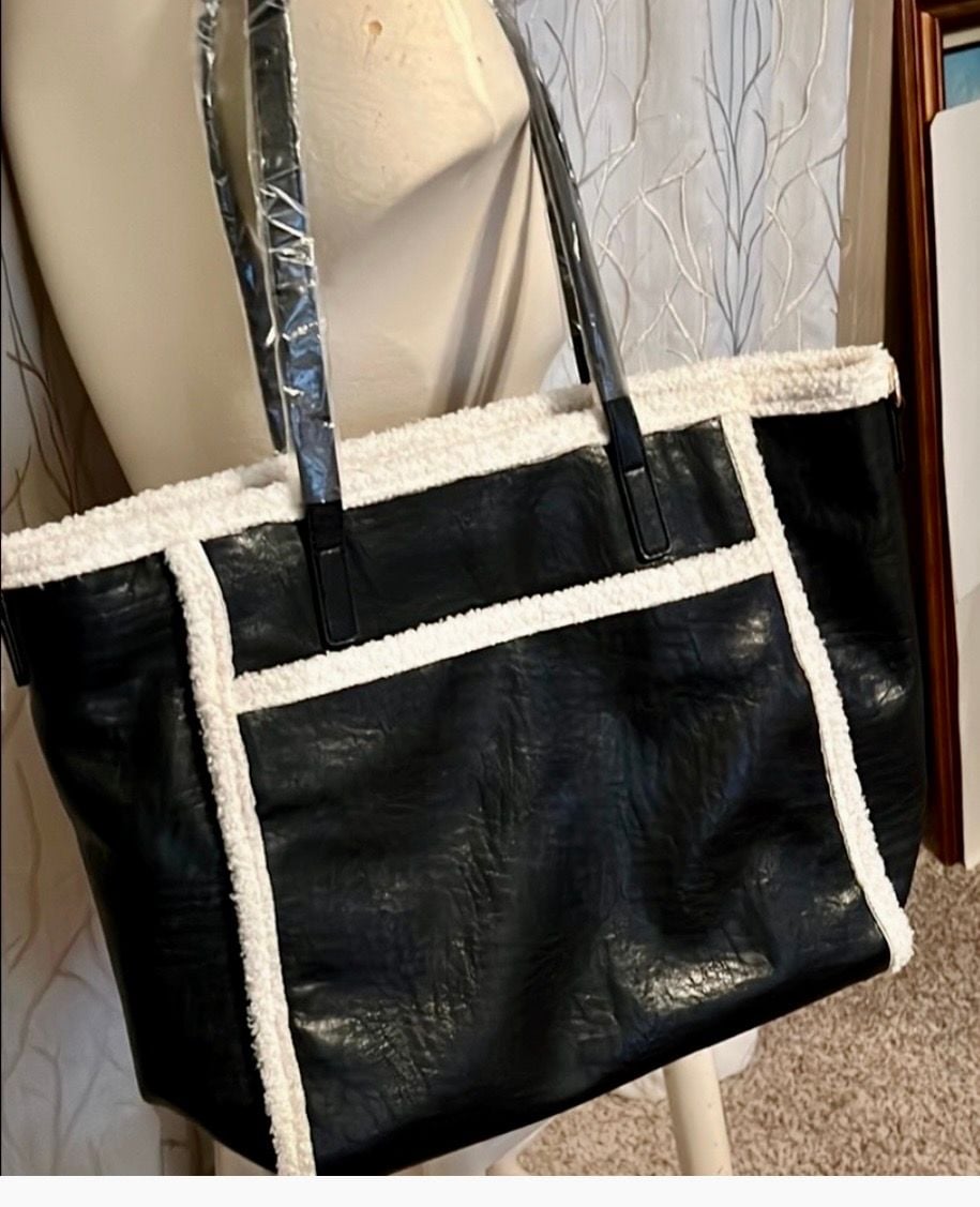Jen & Co. Black and White Sherpa Tote Bag 2