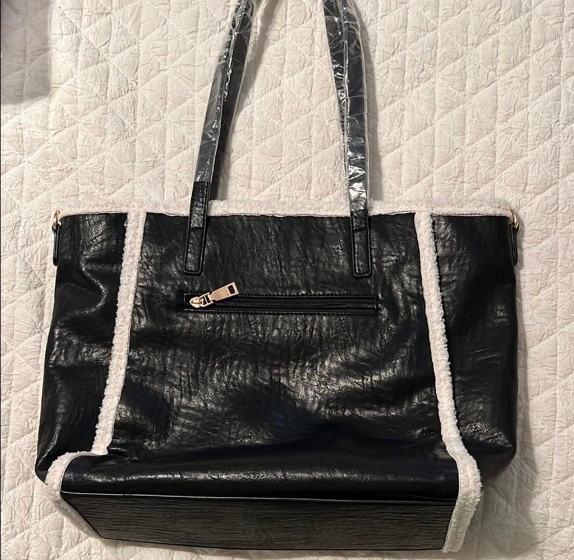 Jen & Co. Black and White Sherpa Tote Bag 4