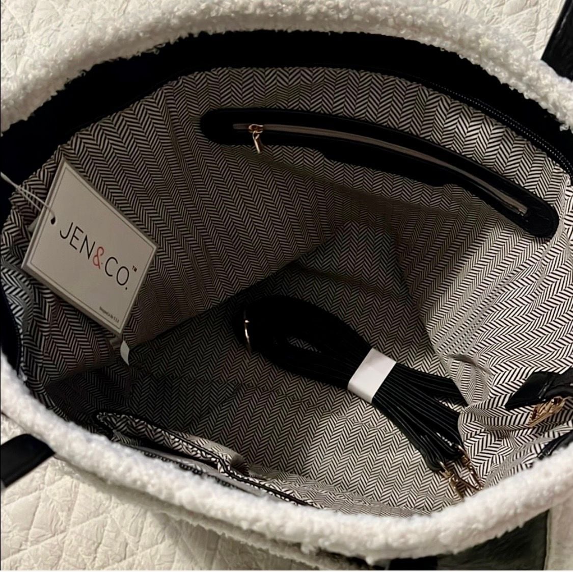 Jen & Co. Black and White Sherpa Tote Bag 5