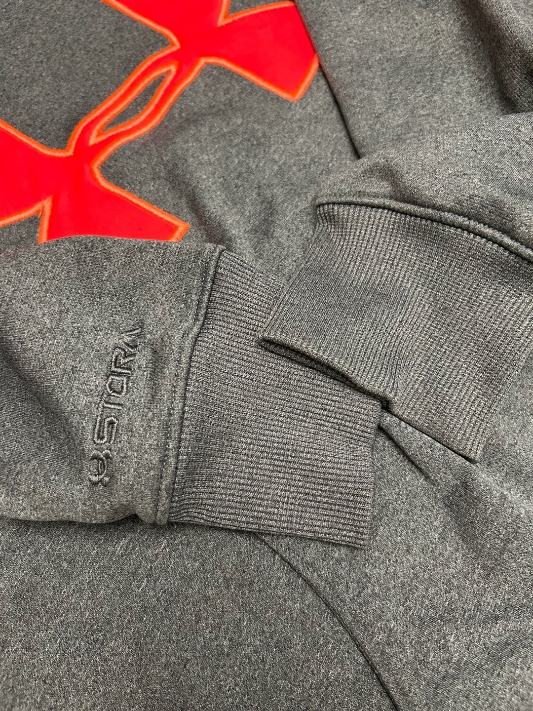 Under Armour Women's ColdGear Storm Semi-Fitted Pullover Hoodie Gray with Neon Pink Logo 5