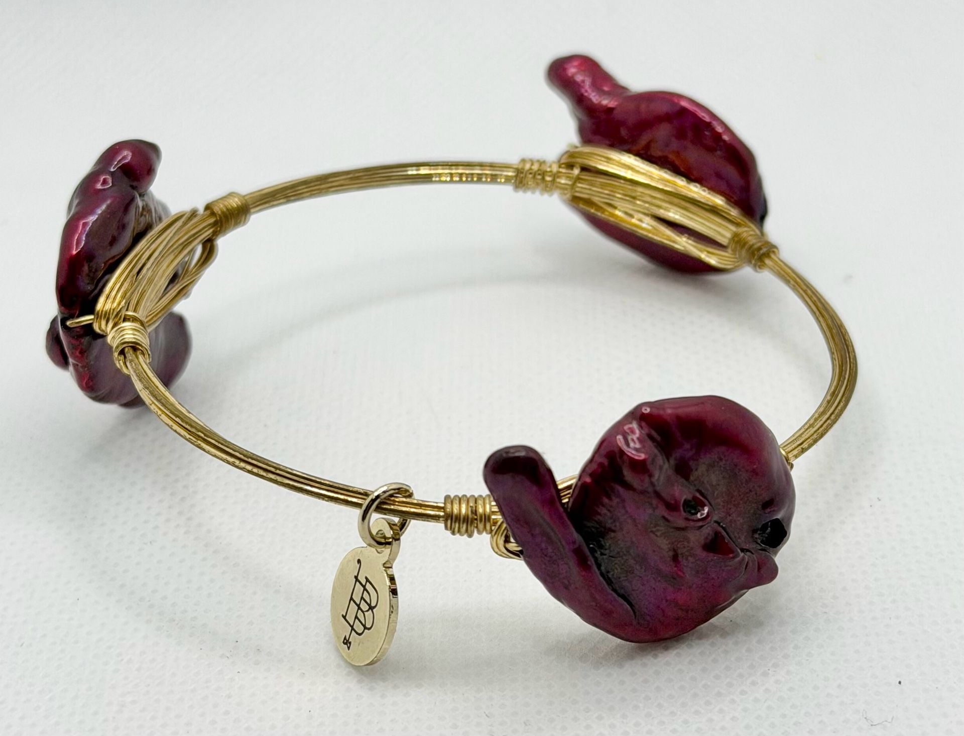 Bourbon and Boweties Gold Tone Wire Bangle Bracelet Dyed Keshi Pearl Accents 2