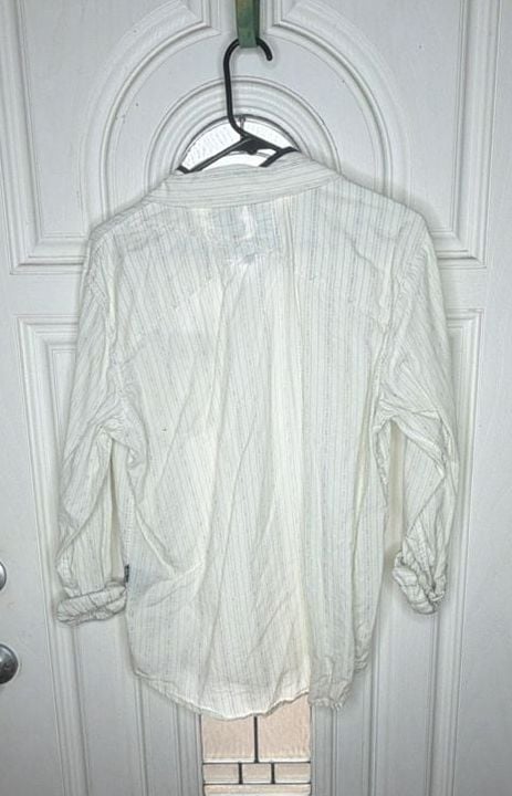 Volcom Men's Long Sleeve Button-Down Shirt White Pinstripe with Contrast Collar 4
