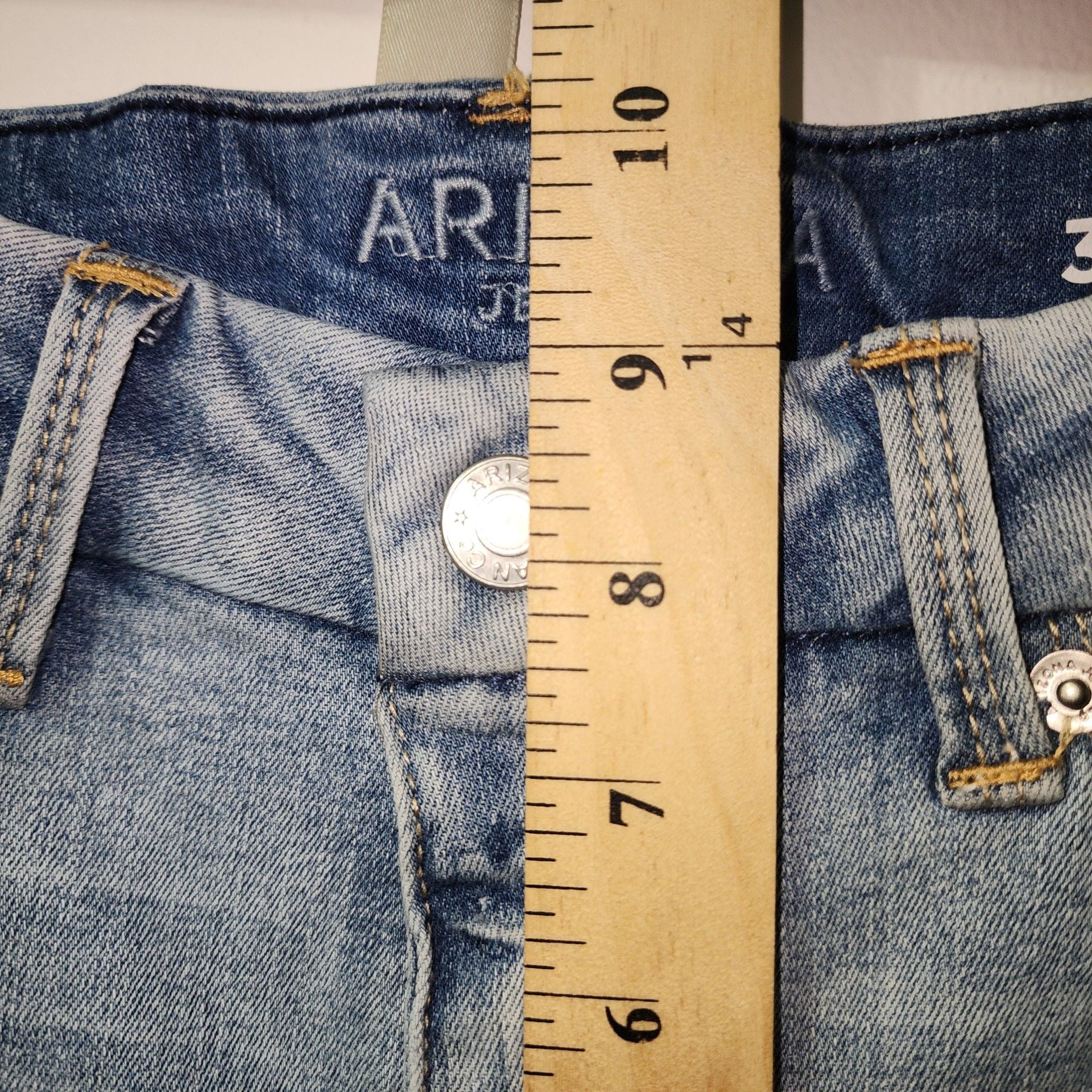 Arizona Jean Co. Women's Hi-Rise Curvy Skinny Distressed Light Wash Jeans Size 3 8