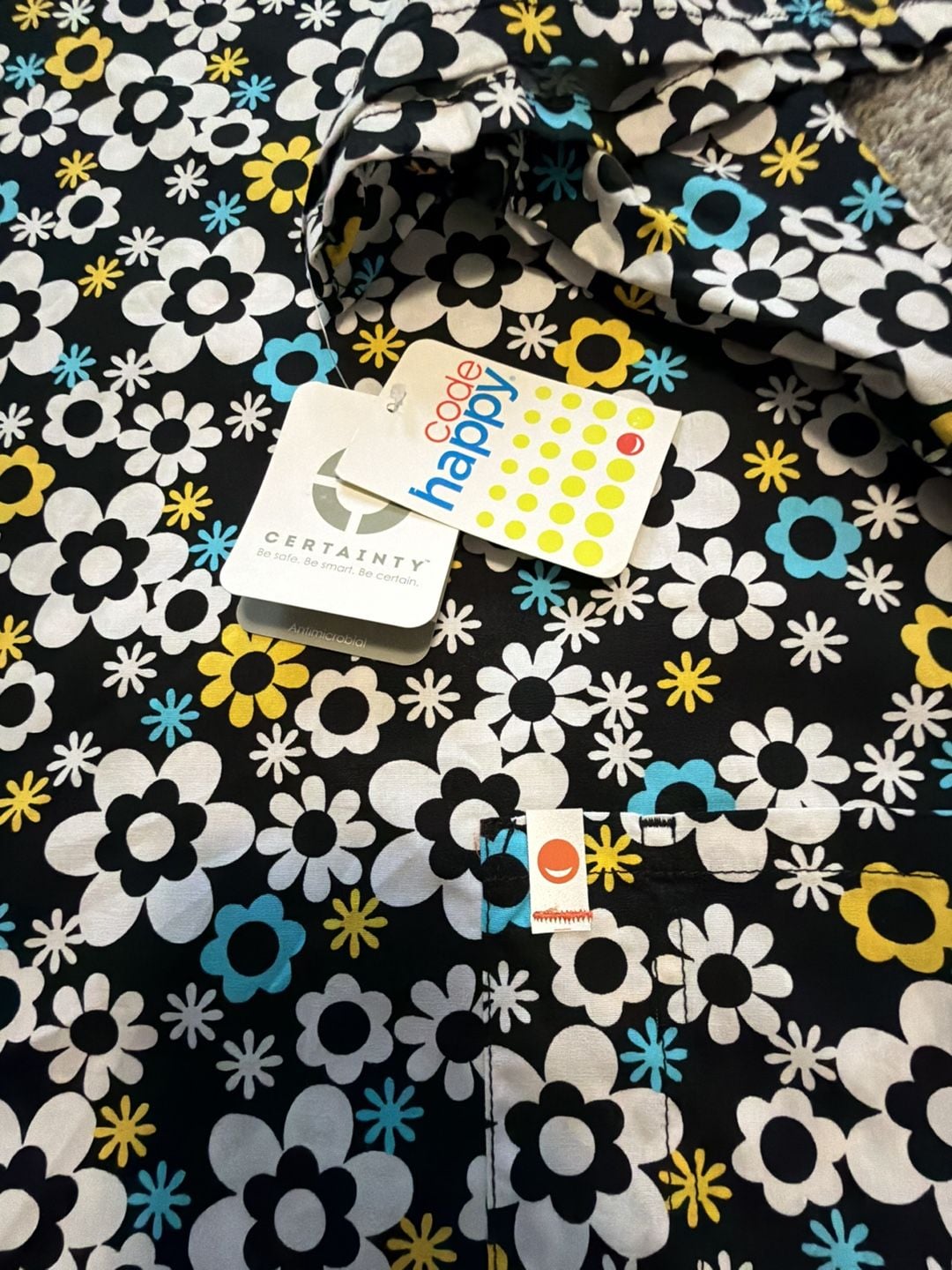 Code Happy -Scrub Top 3XL New with Tags 5