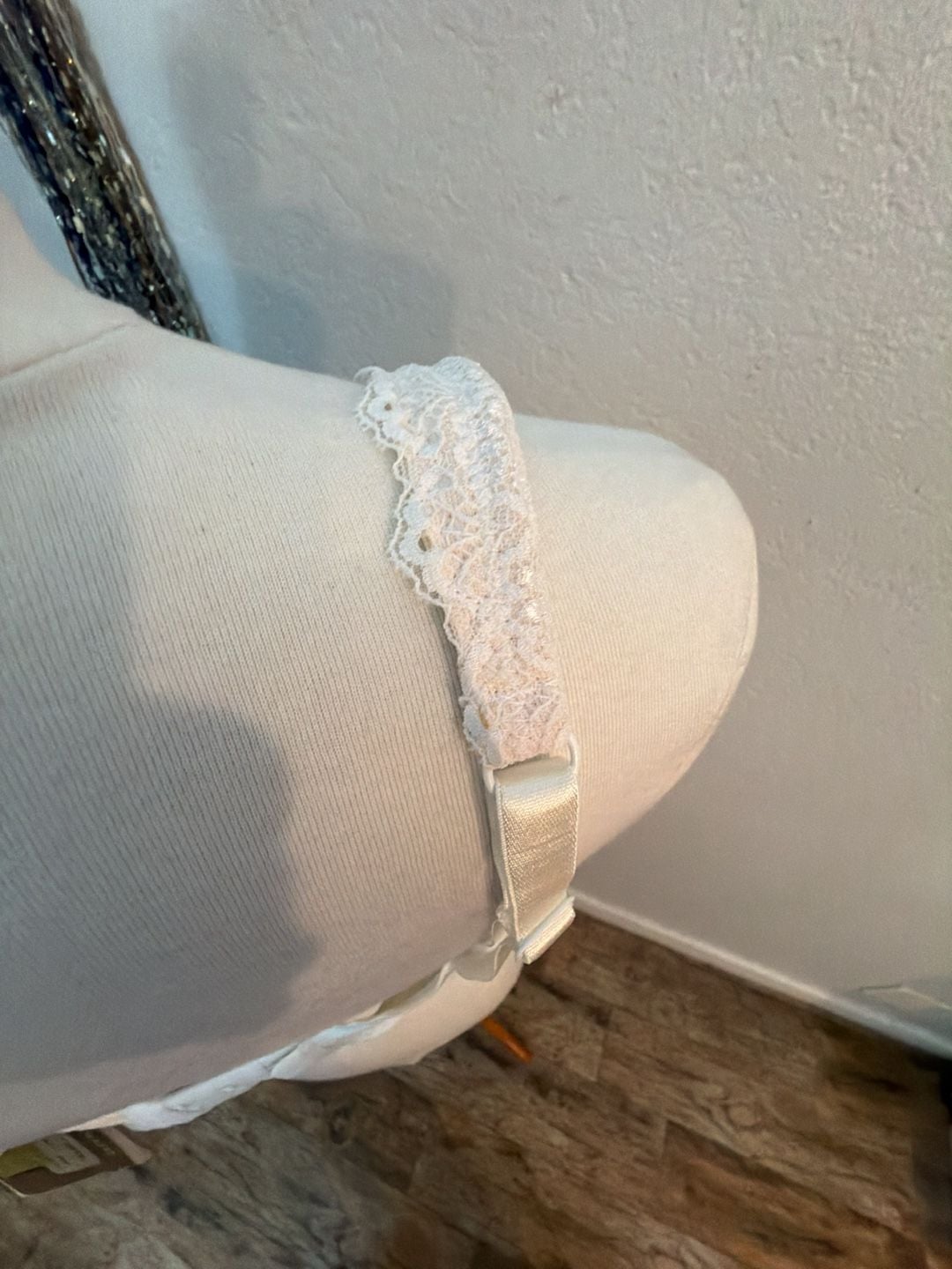 Amoena Dana SB White Mastectomy Bra Size 42A 9