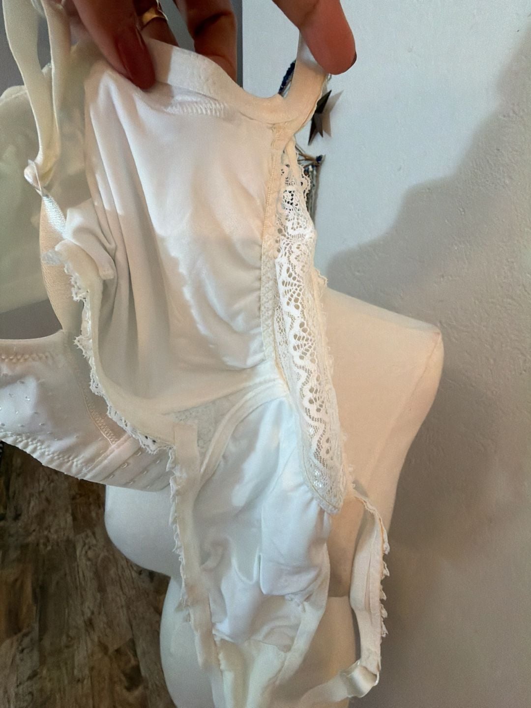 Amoena Dana SB White Mastectomy Bra Size 42A 11