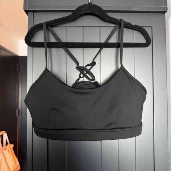 Alo Yoga Airlift Intrigue Sports Bra in Black