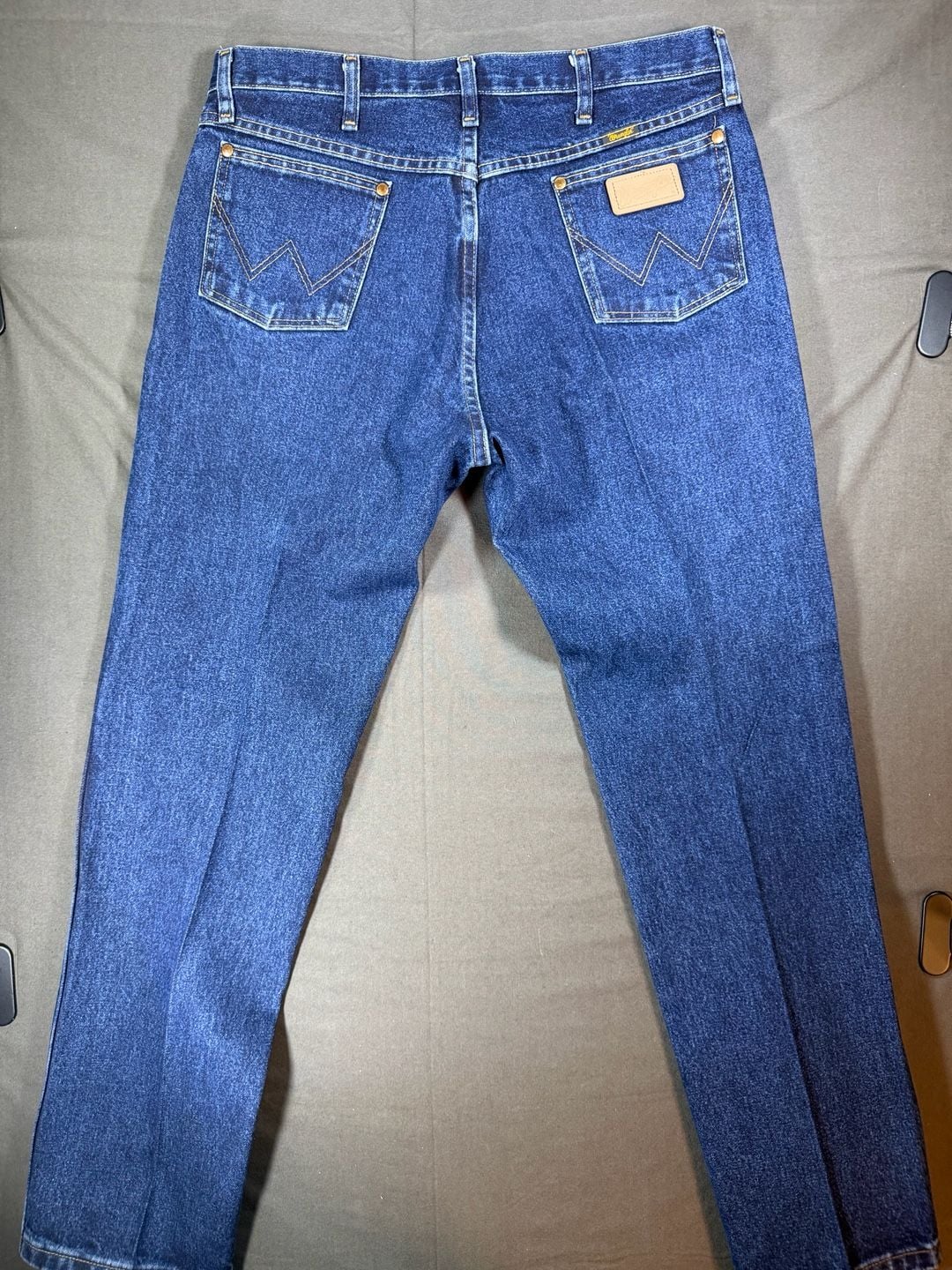 Wrangler 1013MWZDD Cowboy Cut Regular Fit Jeans Size 35x32 5