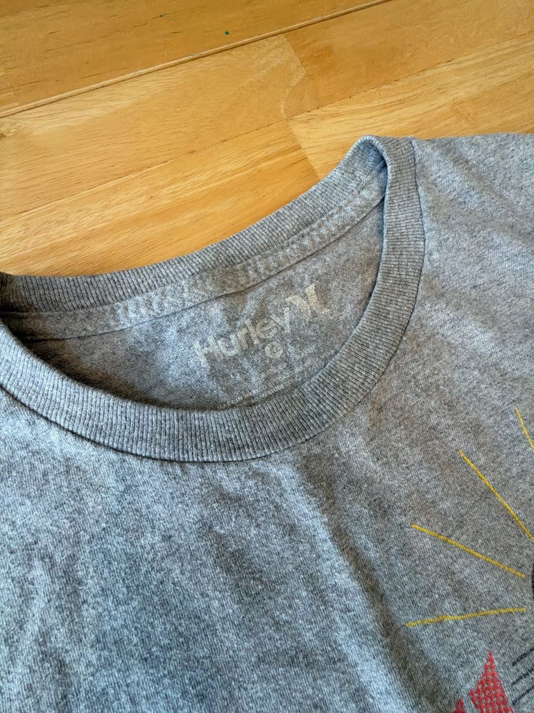 Hurley Gray Graphic T-Shirt with Sunset and Waves Print 4