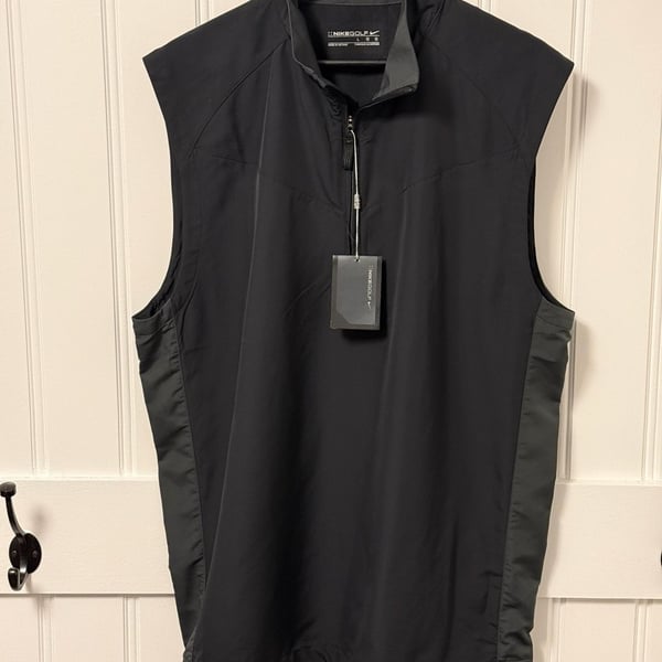 Nike Golf Men's Black Quarter-Zip Sleeveless Wind Vest NWT!