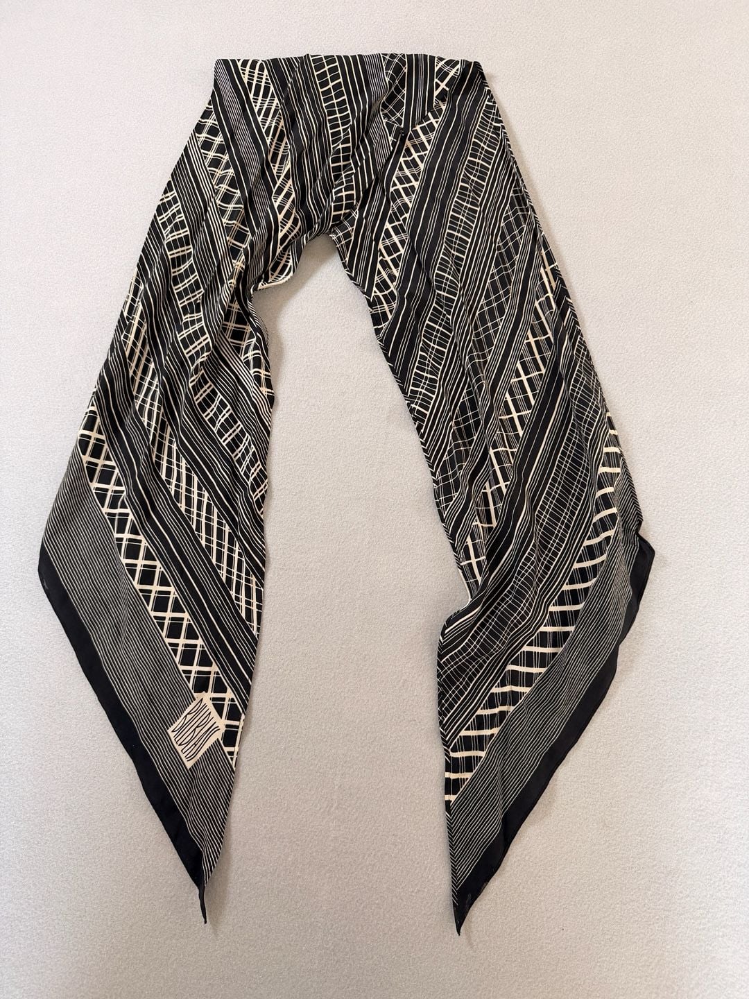 Bill Blass vintage black and white geometric pattern long silk scarf 1