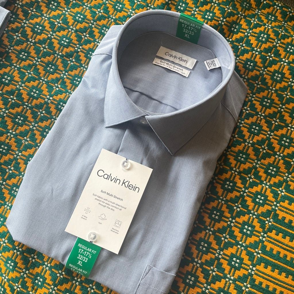 Calvin Klein Men's Soft Dress Shirt, Blue, Size 17-17.5 Neck 32/33 Sleeve 3