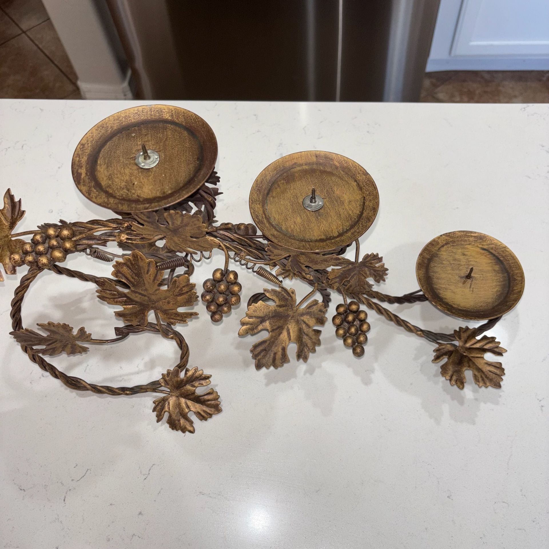 Vintage Italian Tole-Style Metal Gilt 3-Arm Grape and Vine Candelabra 7