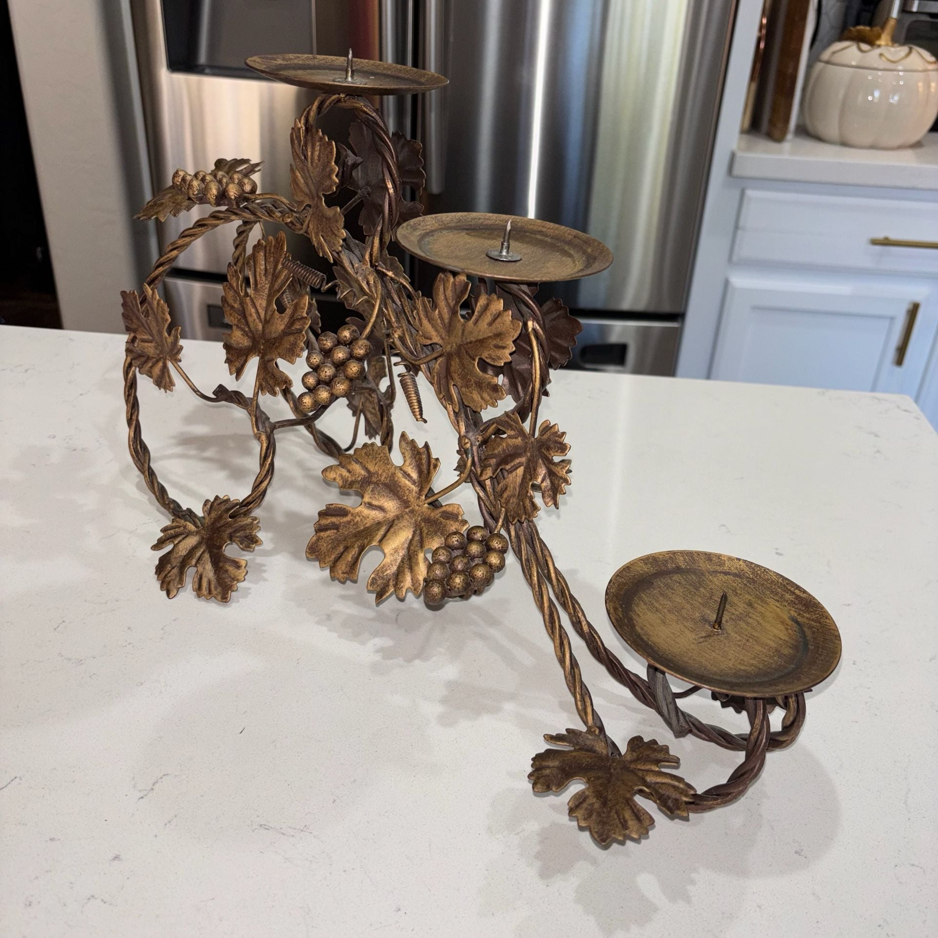 Vintage Italian Tole-Style Metal Gilt 3-Arm Grape and Vine Candelabra 8