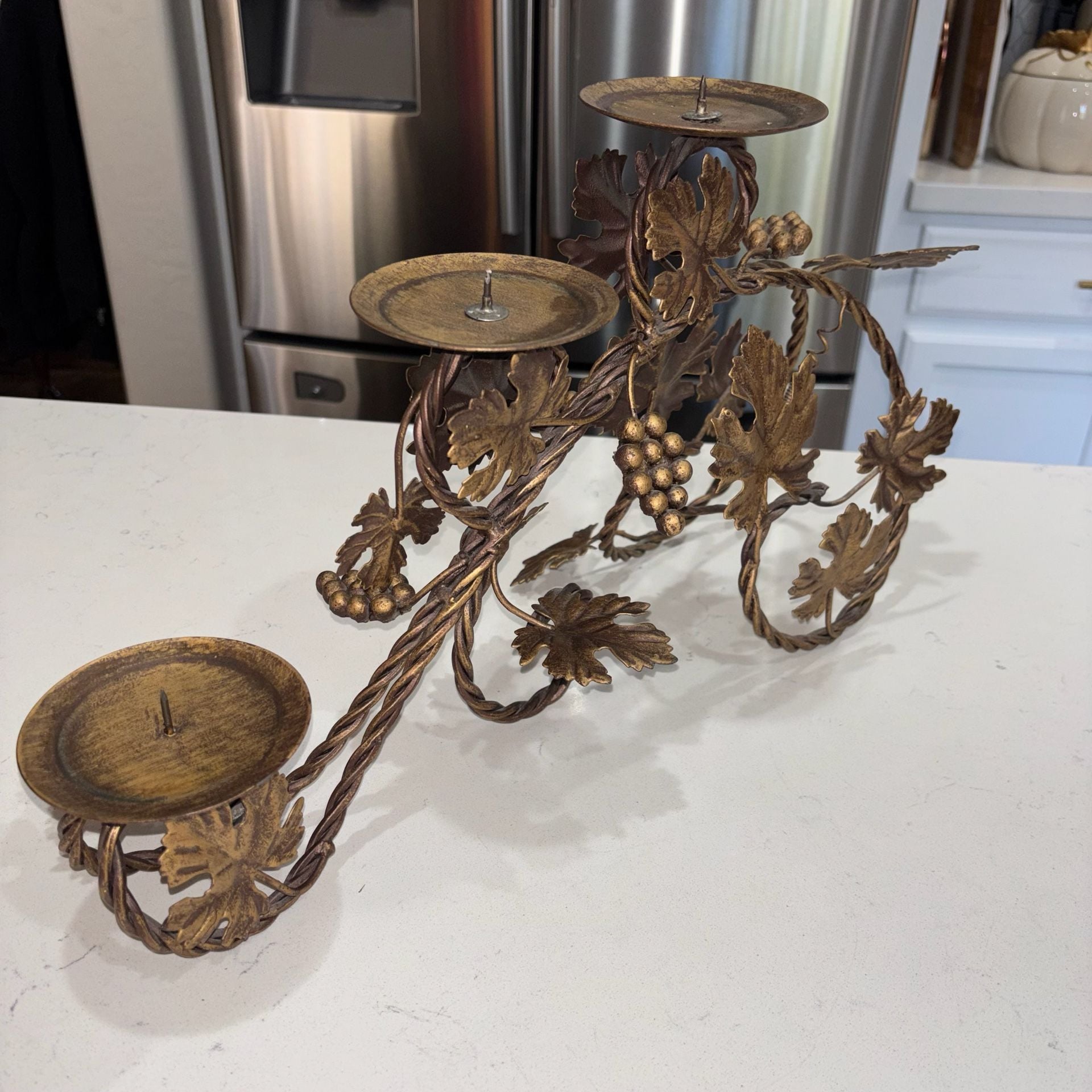 Vintage Italian Tole-Style Metal Gilt 3-Arm Grape and Vine Candelabra 9