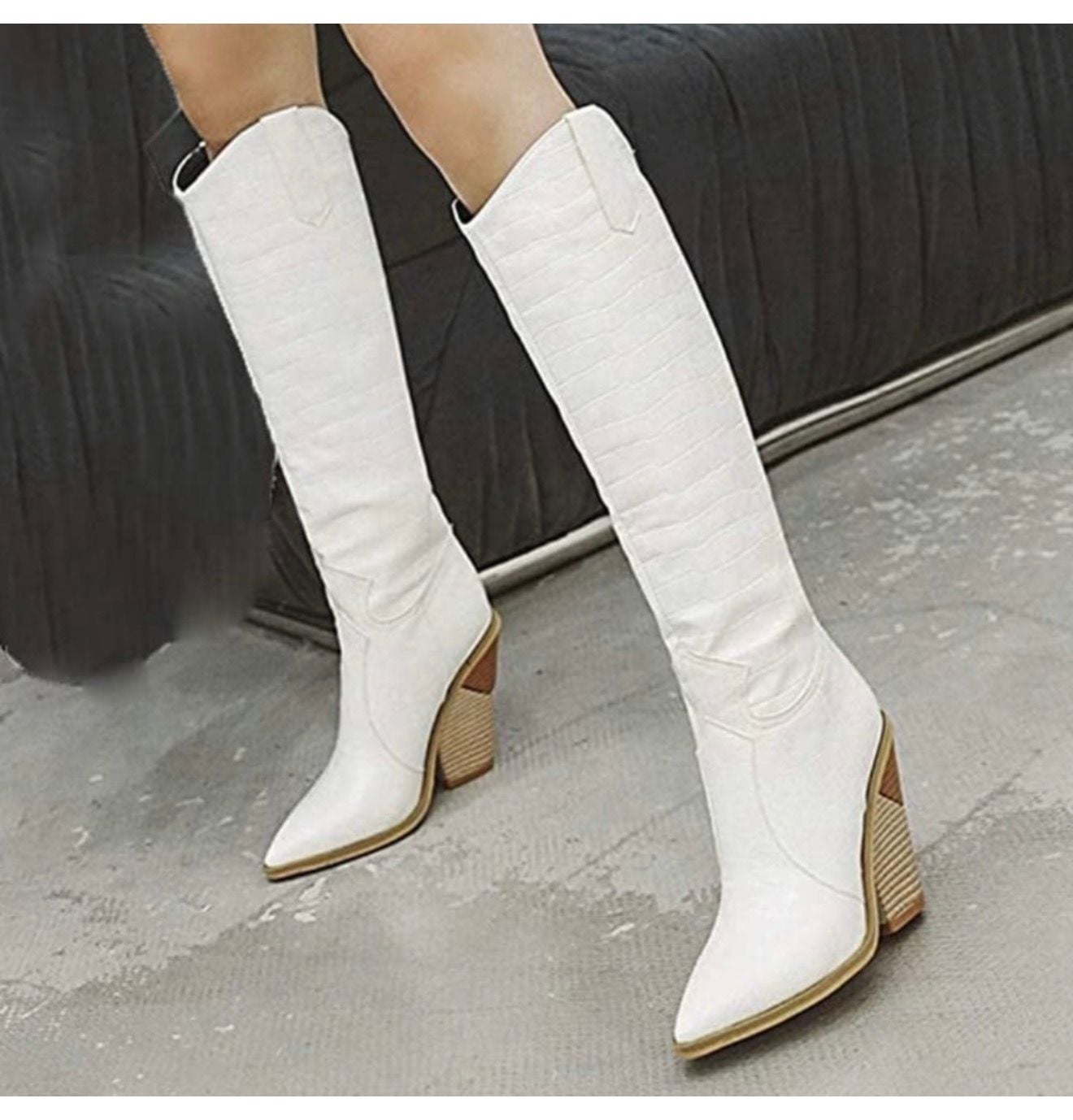 Bellirala Women's Knee High Pointed Toe Chunky Wood 4