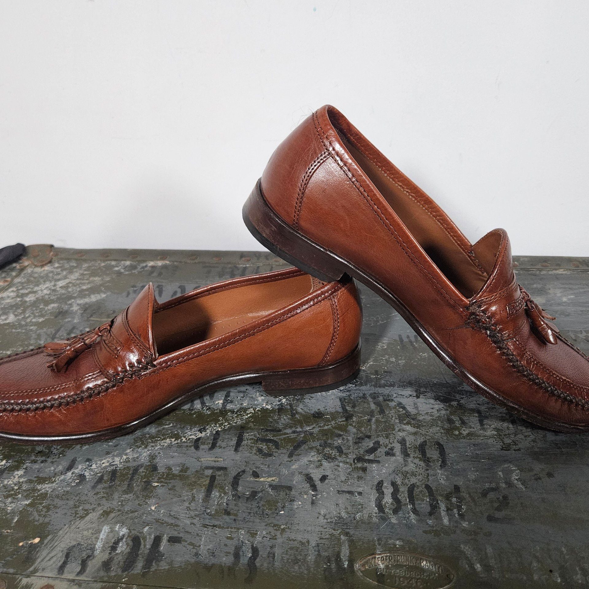 Bostonian Men's Brown Leather Woven Tassel Loafer Dress Shoes 5