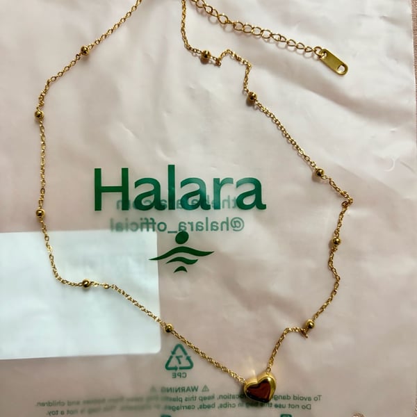 Halara Gold Tone Stainless Steel Heart Pendant Station Necklace