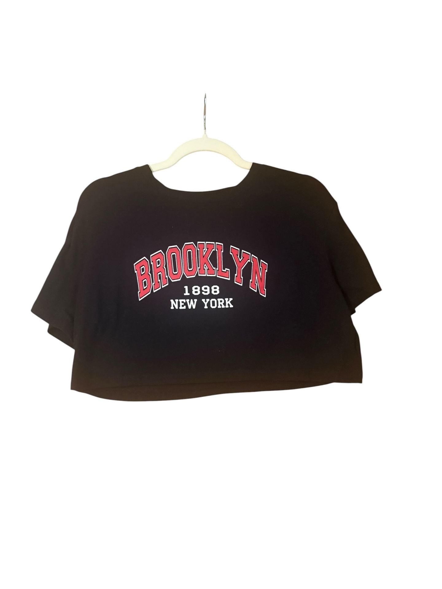 SHEIN Brooklyn 1898 New York Graphic Crewneck Crop Top 2