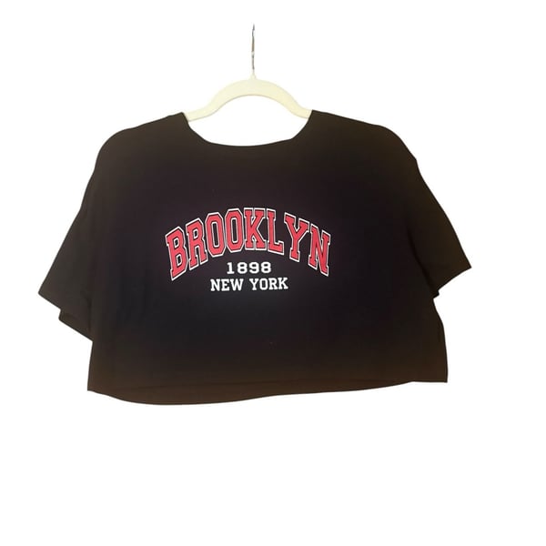 SHEIN Brooklyn 1898 New York Graphic Crewneck Crop Top