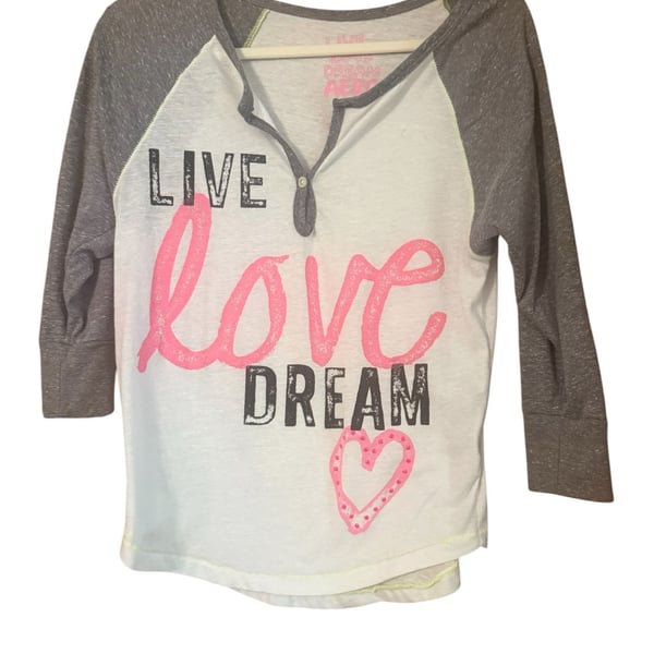 Aeropostale Live Love Dream 3/4 Sleeve Split Neck Graphic T-Shirt