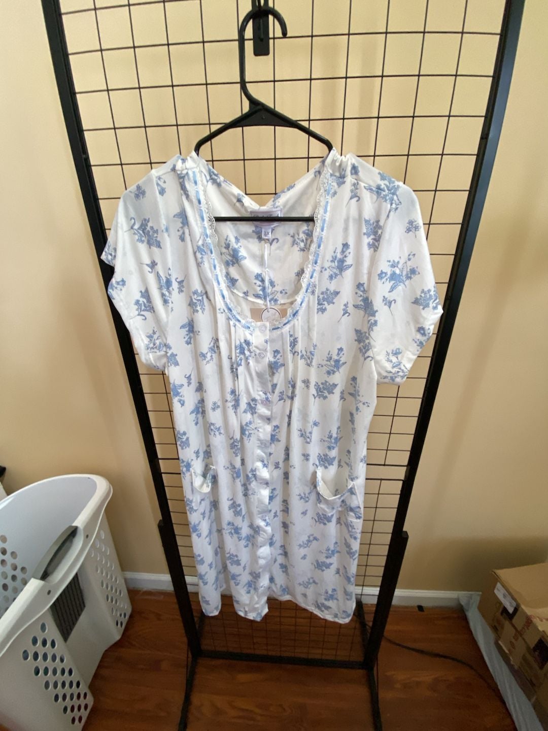 Body Touch Lingerie Classic Collection Floral Print Button-Front Nightgown 2