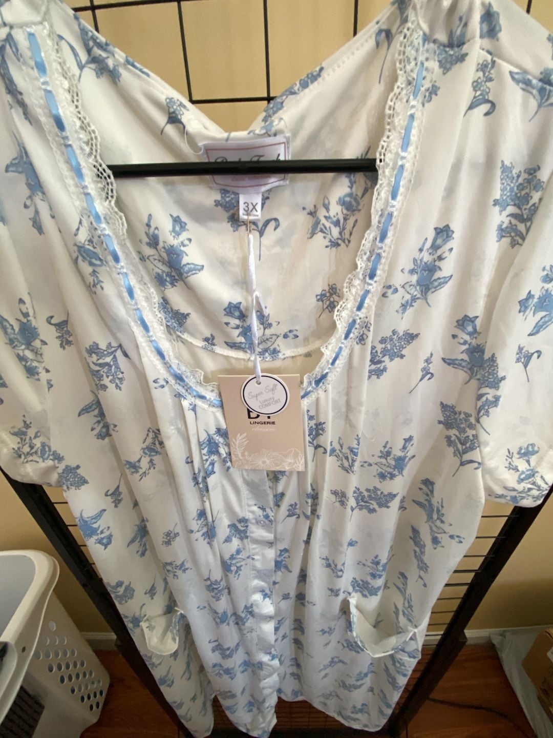 Body Touch Lingerie Classic Collection Floral Print Button-Front Nightgown 3