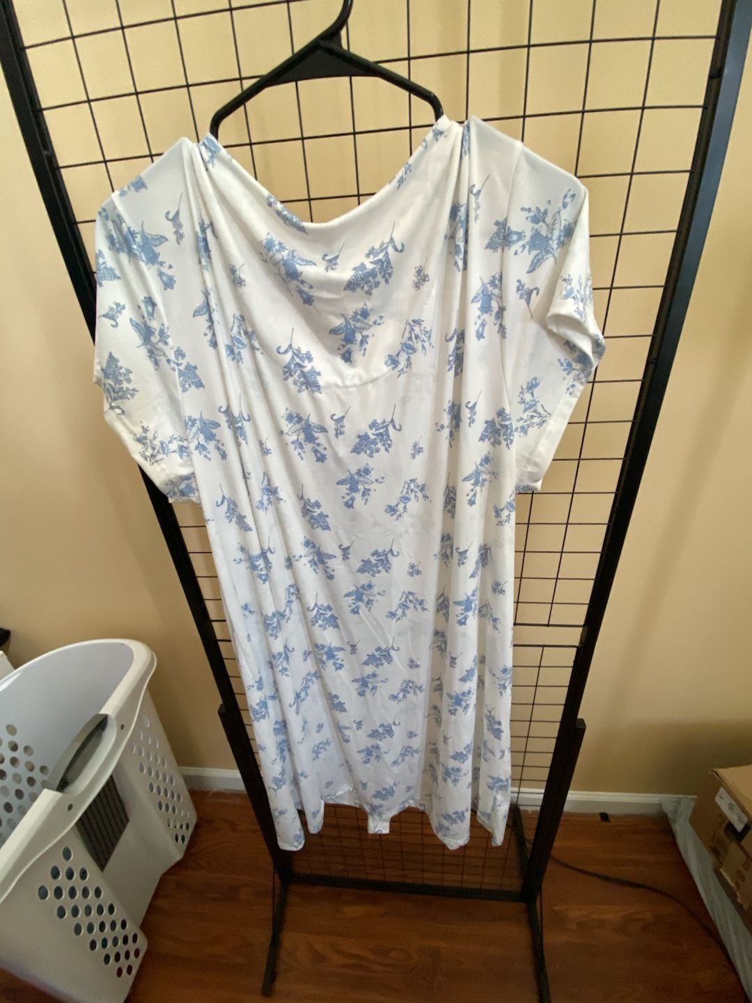 Body Touch Lingerie Classic Collection Floral Print Button-Front Nightgown 5