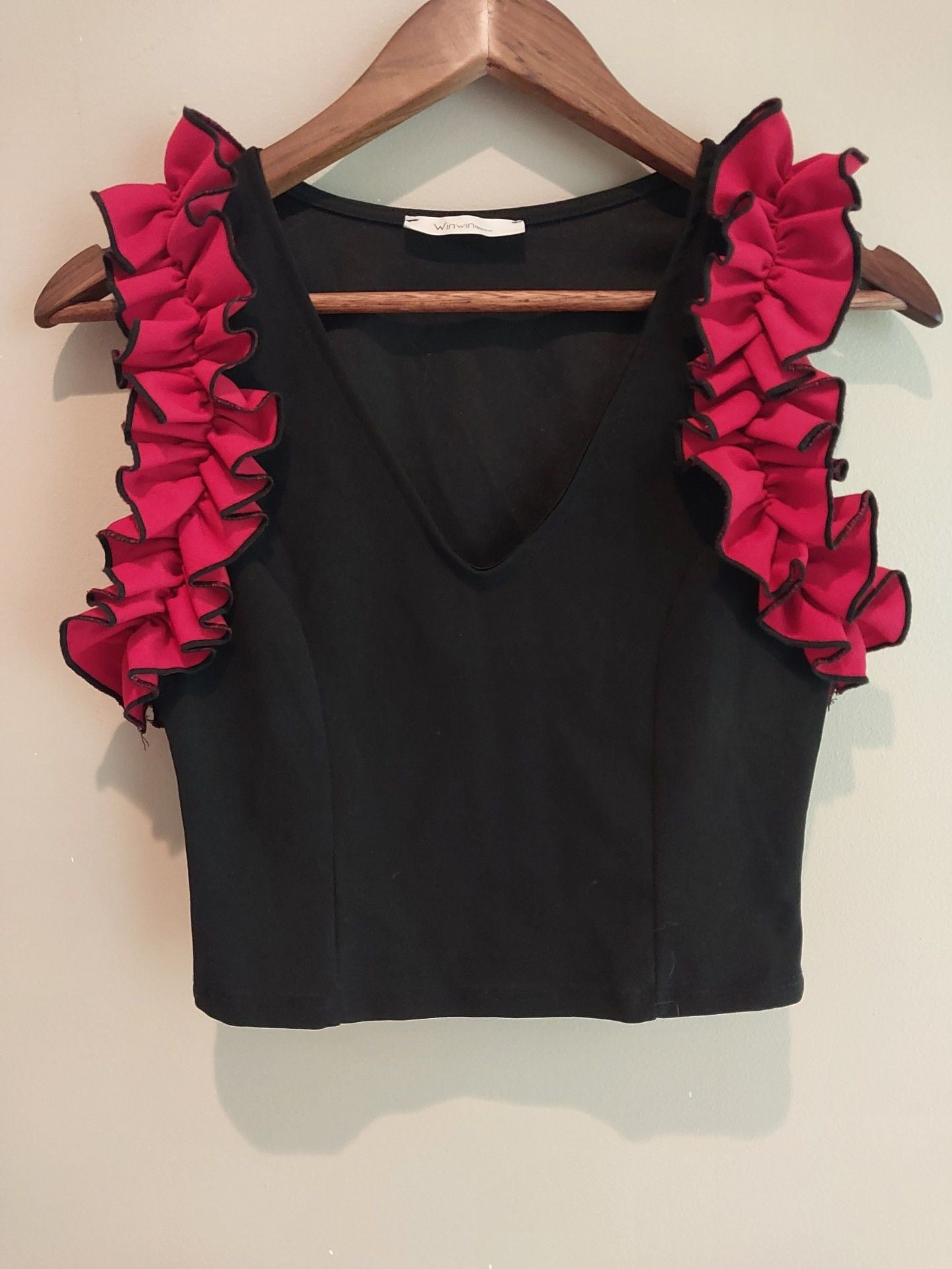 Winwin Apparel Black V-Neck Crop Top with Contrast Pink Ruffled Sleeves 2