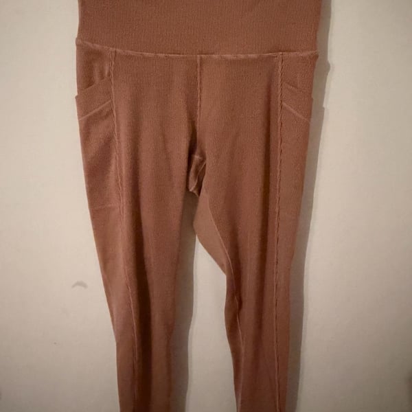 Prana High Waisted Yoga Leggings with Pockets – ,