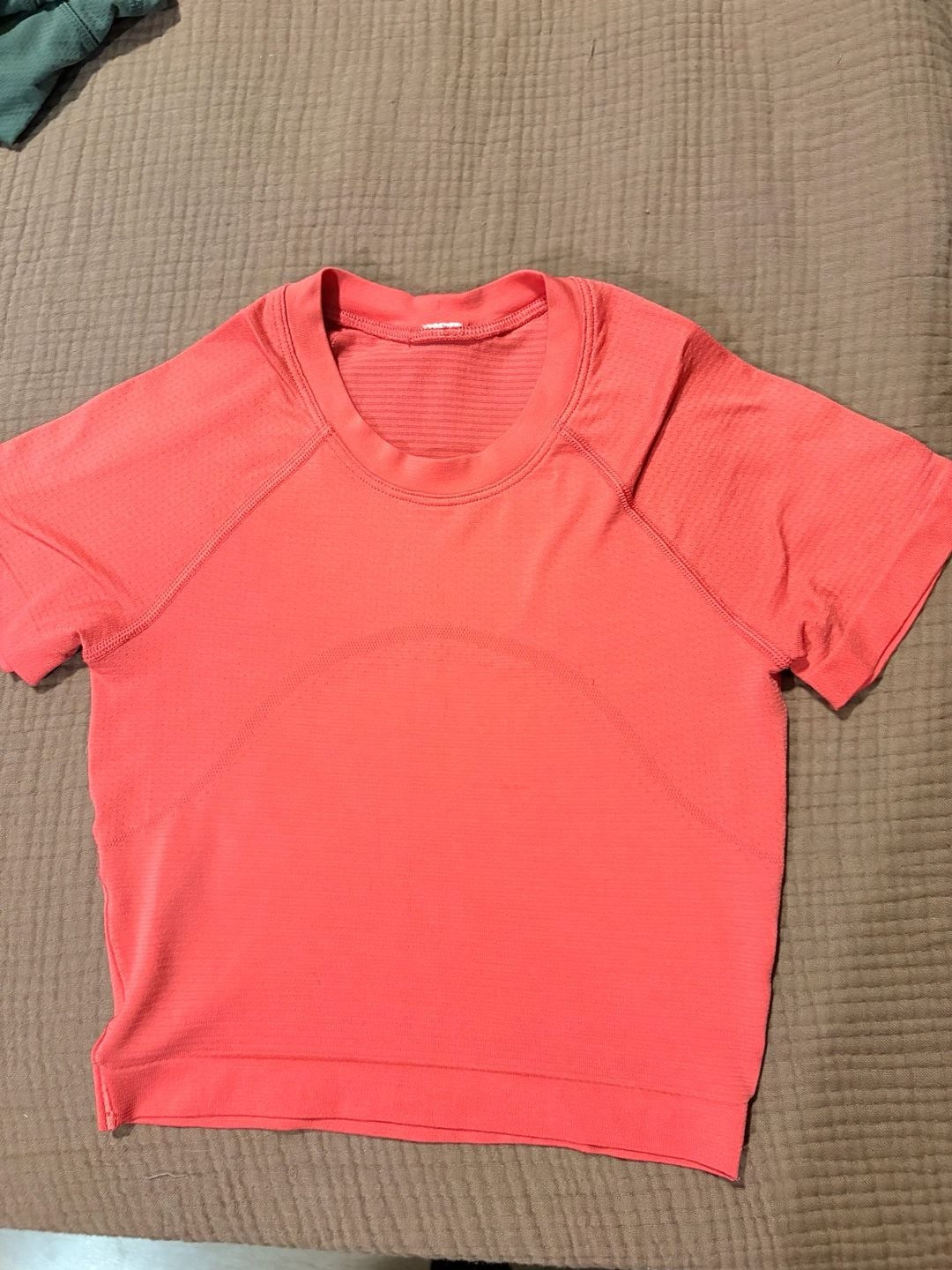 Bundle of 80 Lululemon and Gymshark Athletic Wear Pieces 4