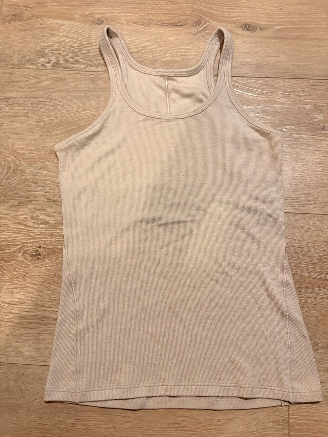 Bundle of 80 Lululemon and Gymshark Athletic Wear Pieces 9