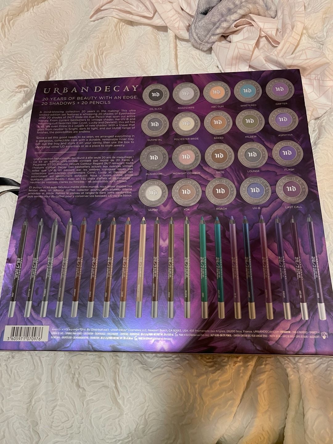 NEW NIB Urban Decay * XX 20 years of beauty with an edge. 20 eyeshadows and 20 eyeliners. 2
