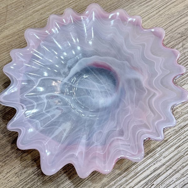 Vintage Italian Pink and White Swirled Art Glass Ruffled Scalloped Bowl