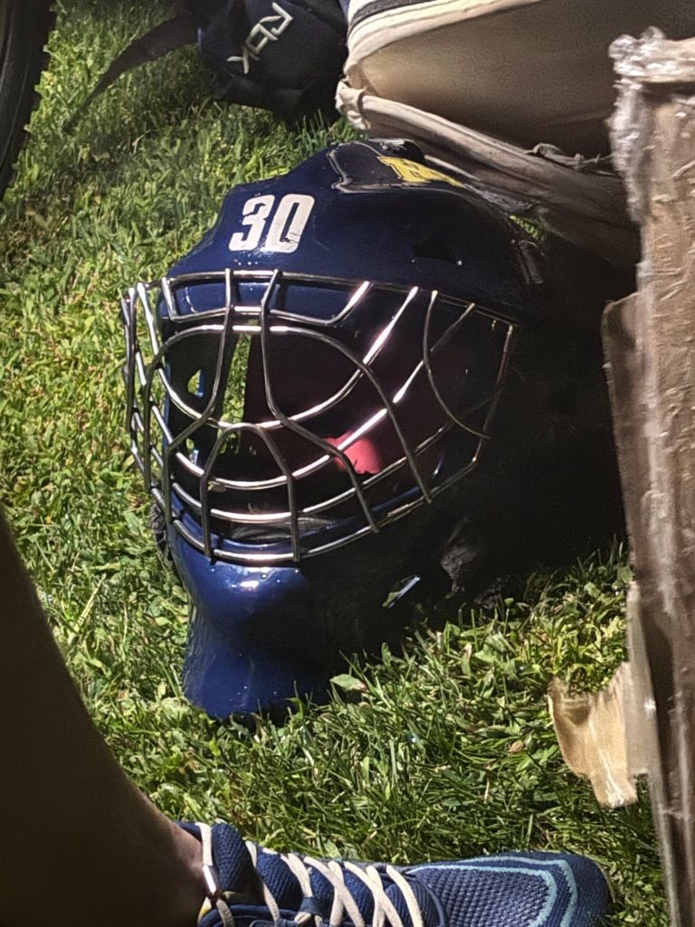 Bauer Ice Hockey Goalie Mask with Cage 1