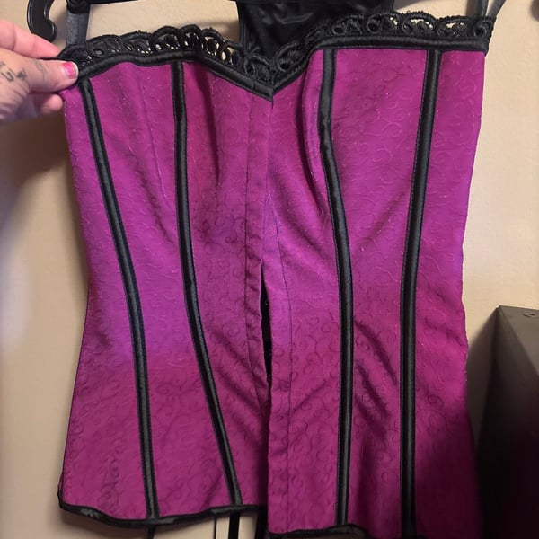 Dreamgirl Style 3864 Reversible Orchid/Black Corset with Thong Set, Size 34