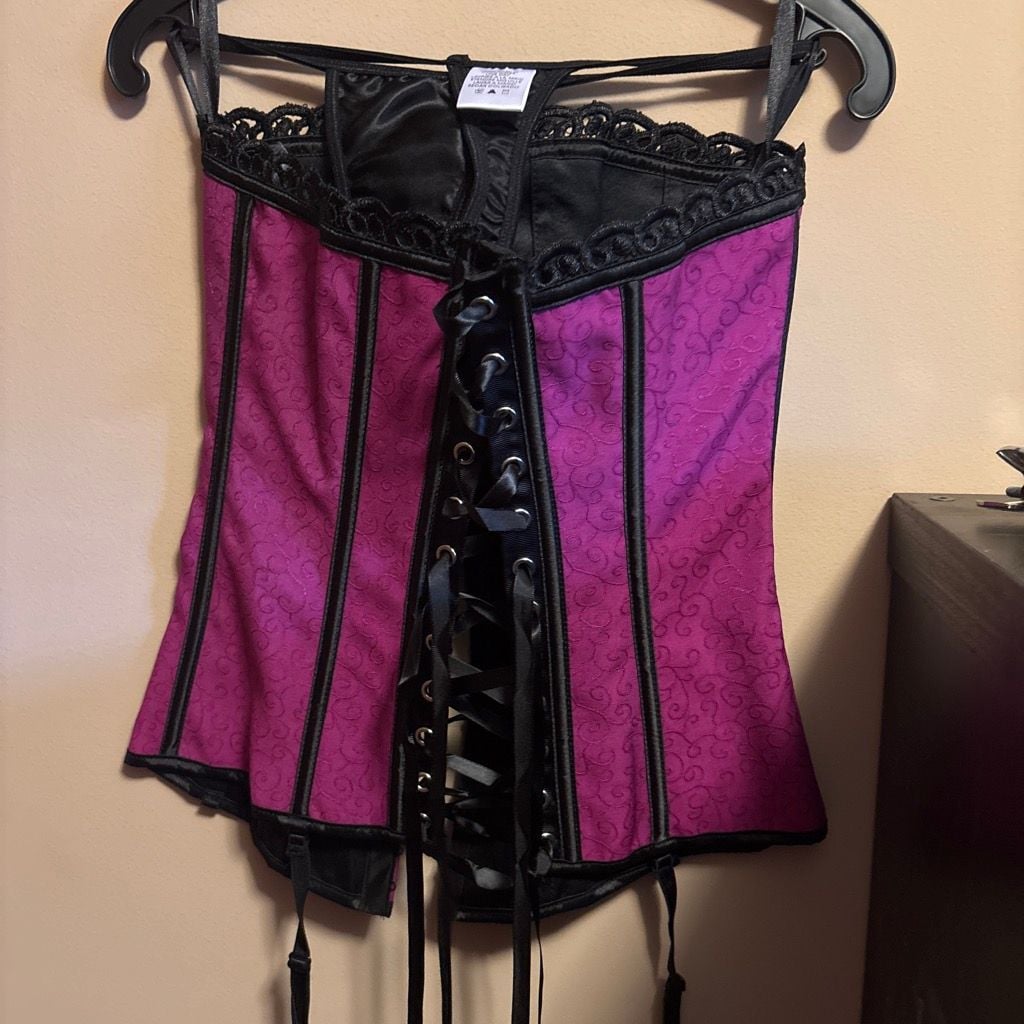 Dreamgirl Style 3864 Reversible Orchid/Black Corset with Thong Set, Size 34 2