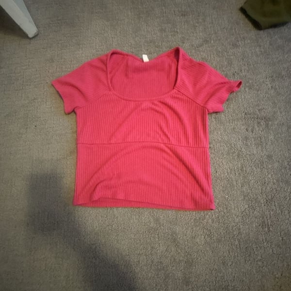 BP. Women's Short Sleeve Ribbed Scoop Neck Crop Top