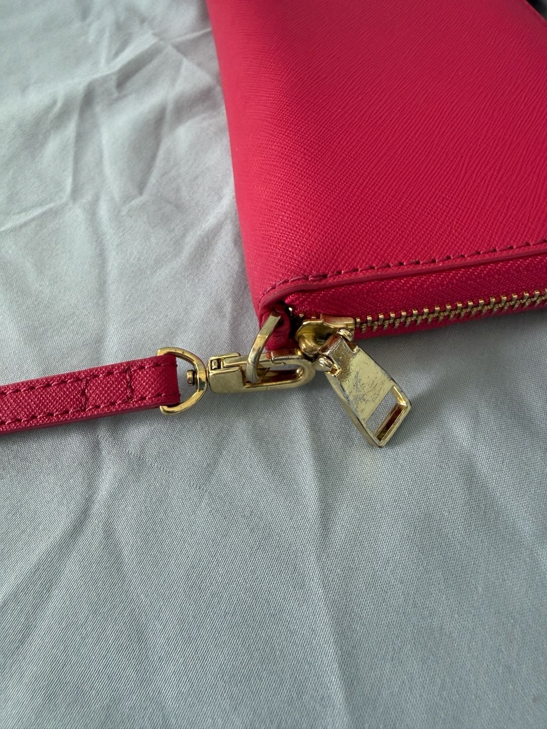 Tory Burch Robinson Saffiano Leather Zip Continental Wallet with Wristlet Strap 10