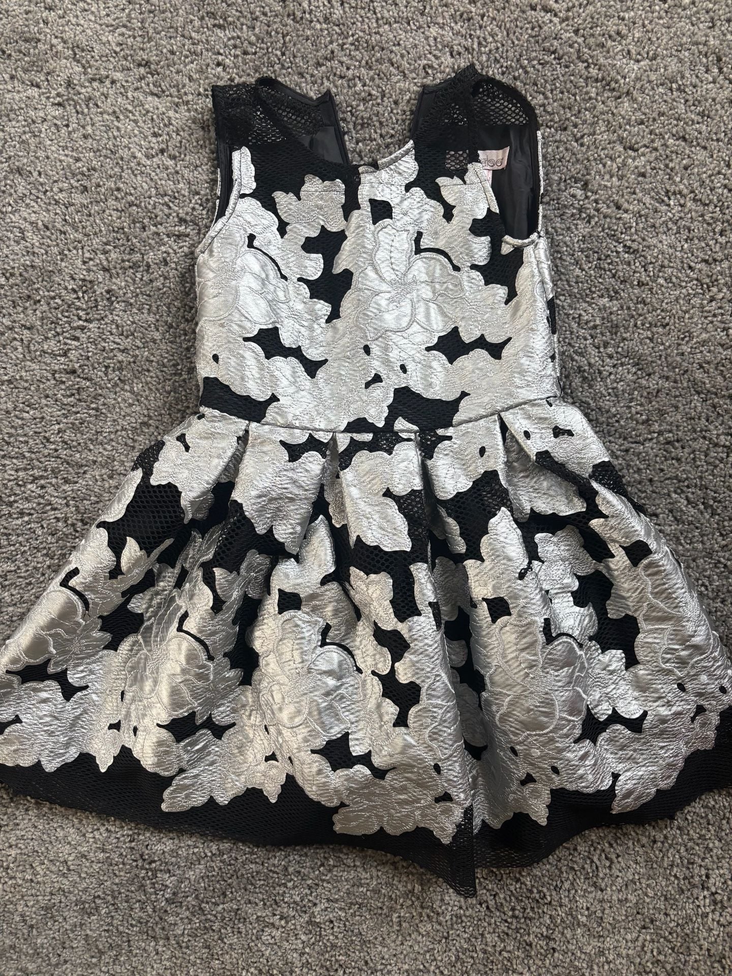 Halabaloo Girls Black and Silver Metallic Floral Jacquard Dress Size 5 2