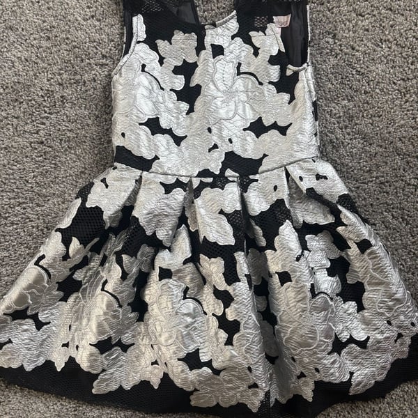 Halabaloo Girls Black and Silver Metallic Floral Jacquard Dress Size 5