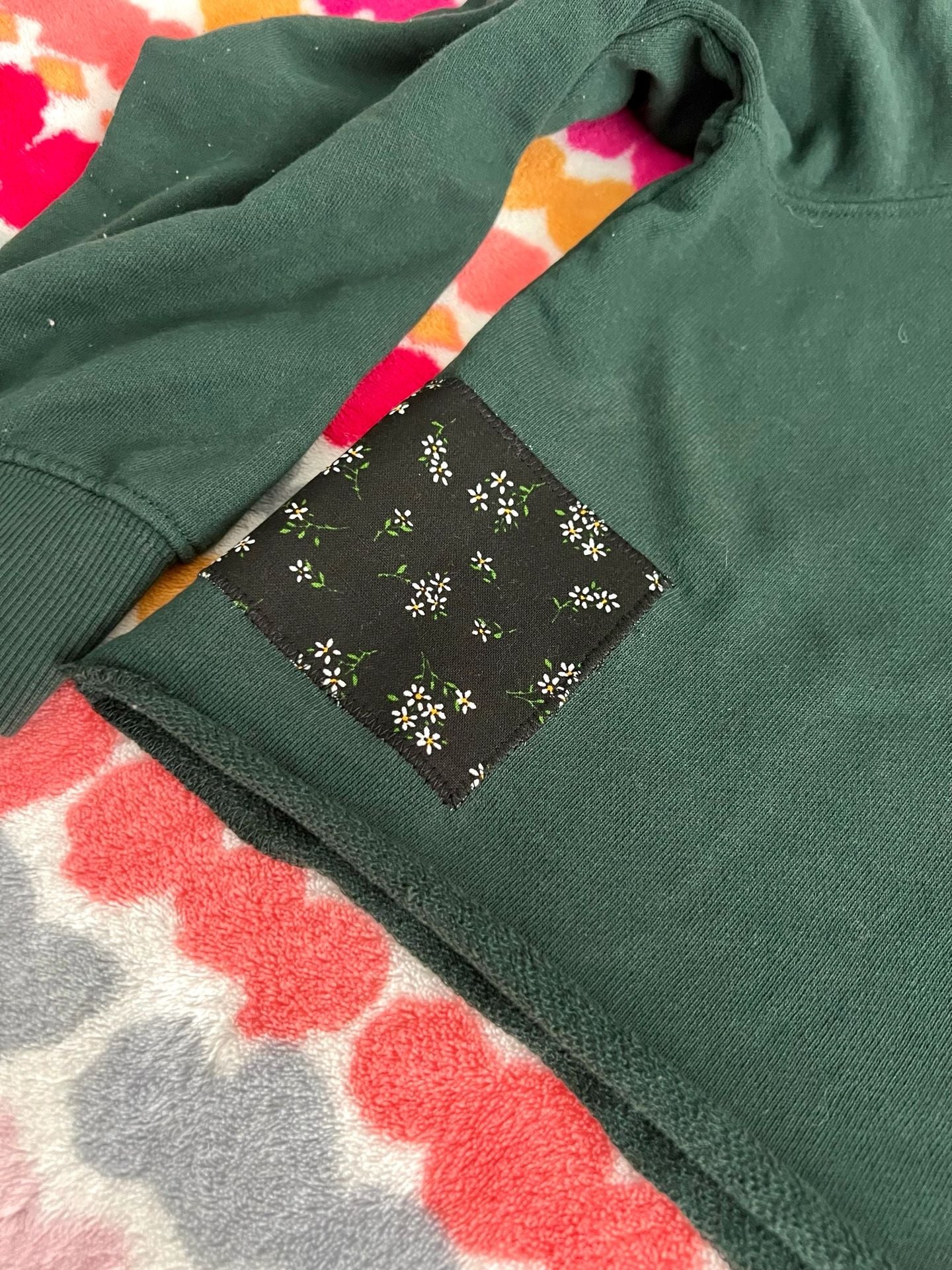 H&M Divided Basic Green Dragonfly Graphic Floral Patch Sweatshirt 4