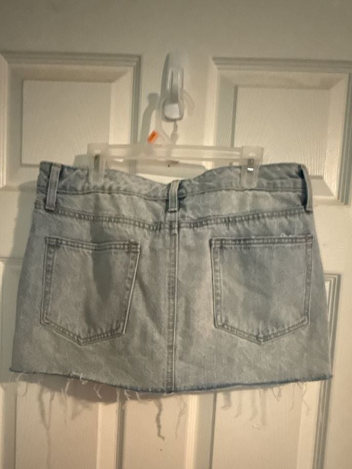 7.7 by Seven7 Light Wash Distressed Denim Mini Skirt 5