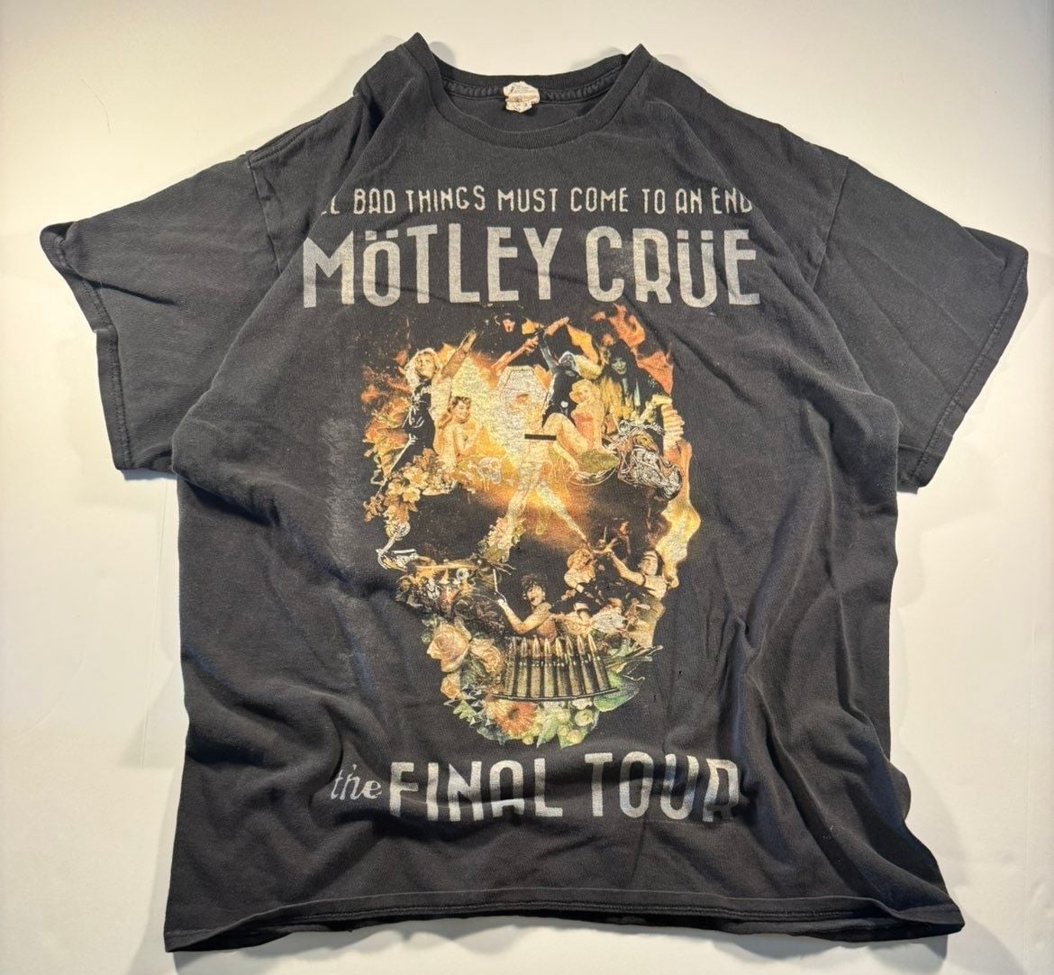 Motley Crue The Final Tour All Bad Things Must Come To An End Graphic T-Shirt 2