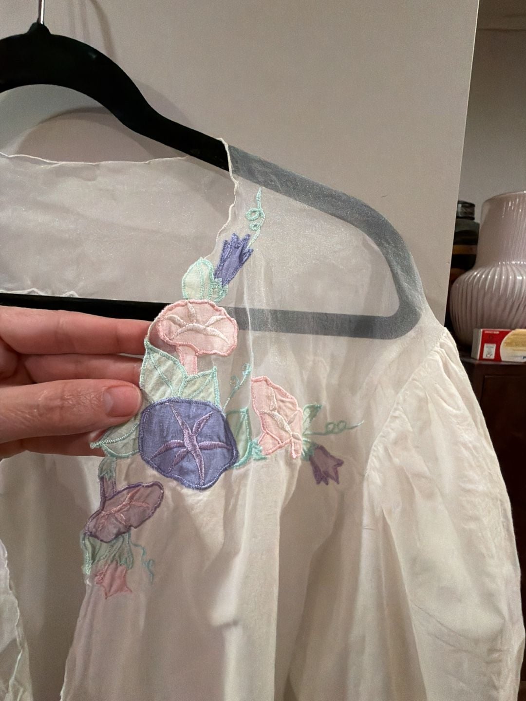 Vintage Oscar de la Renta White Floral Embroidered Peignoir Robe no belt 4
