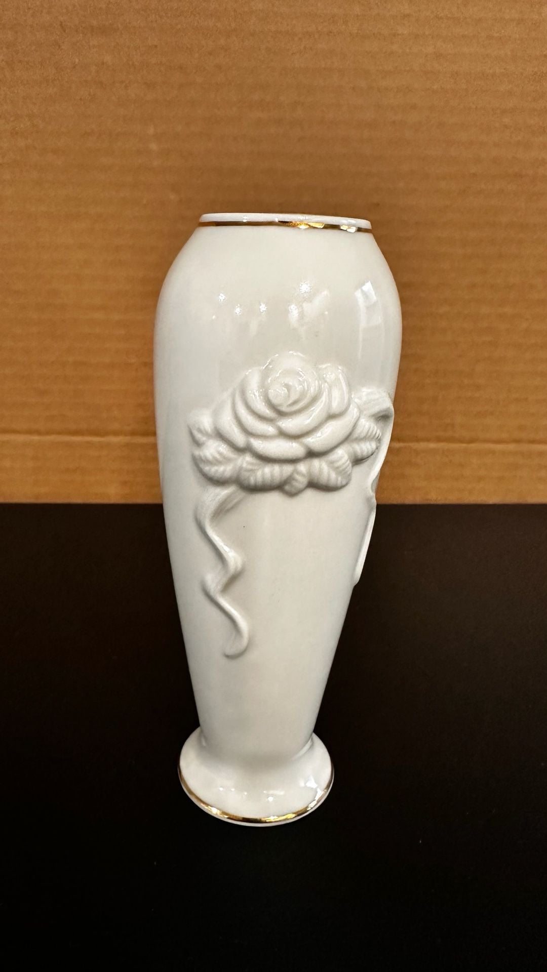 Set Lenox Ivory Rose 6 In. Bud Vase 24K Gold Trim Excellent Condition 10