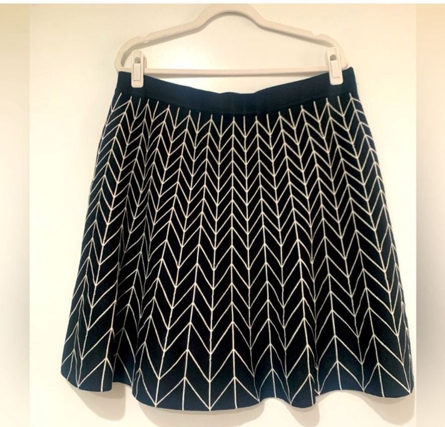 Max Studio Black and White Chevron Knit A-Line Skirt XL 5
