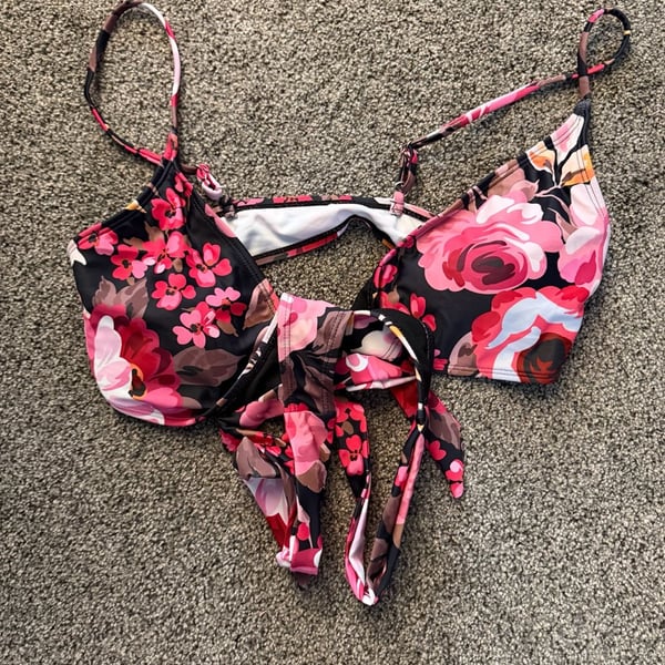 Floral Print Tie-Front Bikini Top